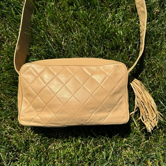 CHANEL lambskin VINTAGE shoulder/cross body bag. From 1994-1996. GORGEOUS! - Picture 14 of 17